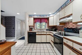 5 Brookside Dr in Stratham, NH - Building Photo - Building Photo