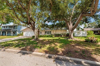 4342 14th Way NE in St. Petersburg, FL - Building Photo - Building Photo