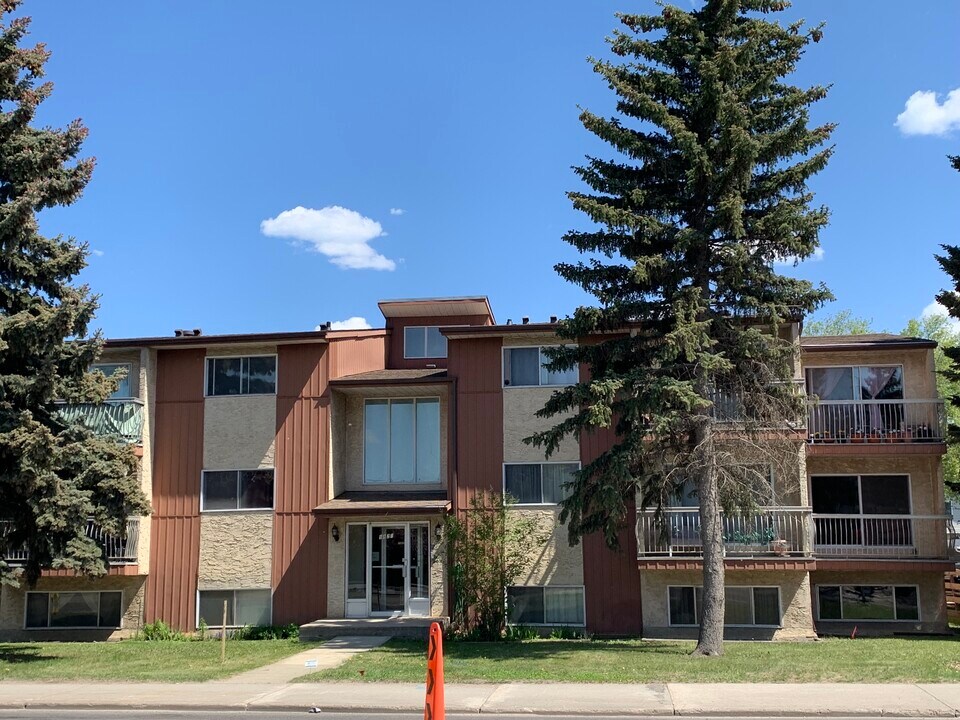 9821 156 St NW, Unit westwood in Edmonton, AB - Building Photo