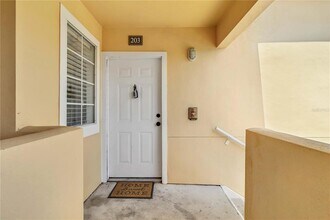 1010 Villagio Cir in Sarasota, FL - Building Photo - Building Photo