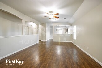 14918 Huntington Willow Ln in Houston, TX - Foto de edificio - Building Photo