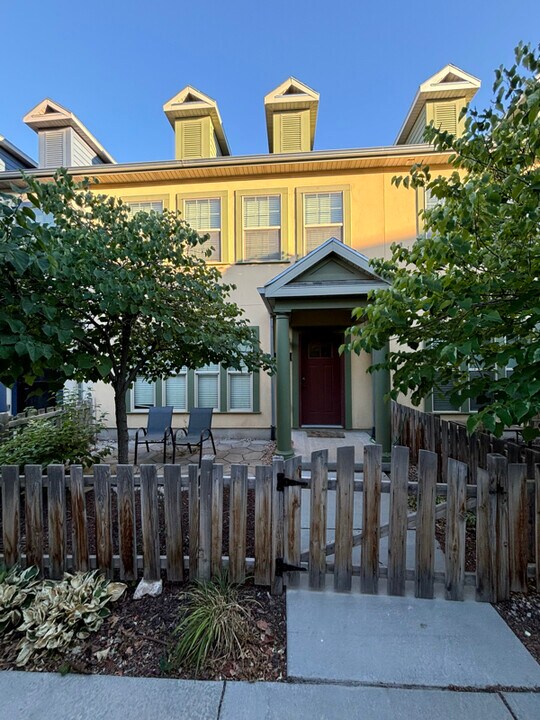 860 Cecina Ct in Midvale, UT - Building Photo