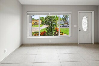 22493 SW 56th Ave in Boca Raton, FL - Building Photo - Building Photo