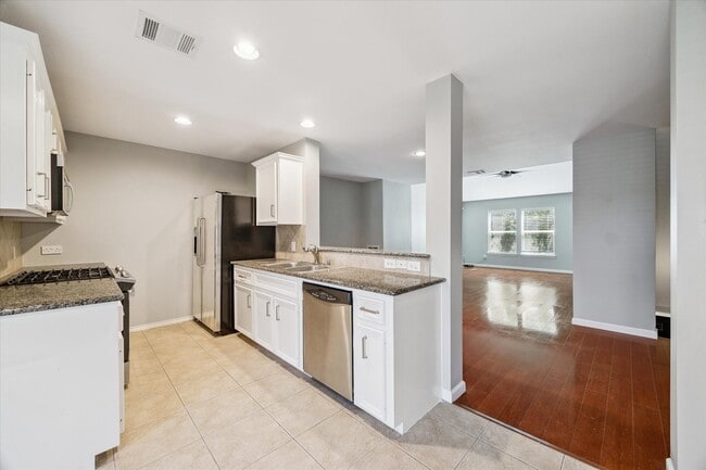 2219 Runnels St in Houston, TX - Foto de edificio - Building Photo