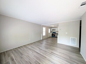 196 Forsythia Ct in Chapel Hill, NC - Building Photo - Building Photo