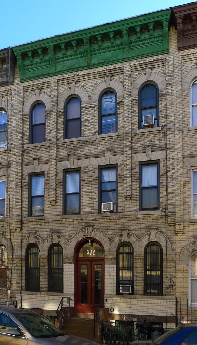 846 Hart St in Brooklyn, NY - Building Photo - Building Photo
