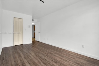 9823 SW 93rd Terrace in Miami, FL - Foto de edificio - Building Photo