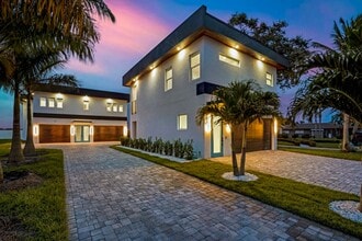 711 Tropical Dr in Bradenton, FL - Building Photo - Building Photo