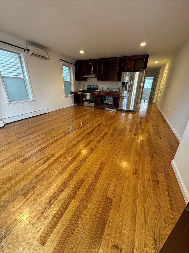 9-14 College Point Blvd in Queens, NY - Building Photo - Building Photo