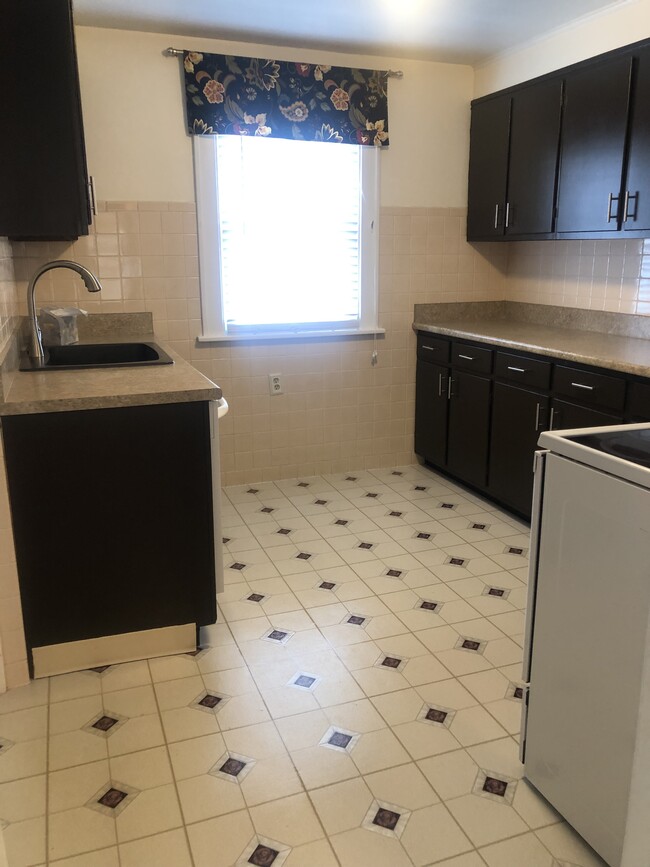 129 Hamilton Dr, Unit Upper Apt. in Buffalo, NY - Building Photo - Building Photo