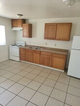 401-431 Birdwell St in Oakdale, CA - Building Photo - Building Photo