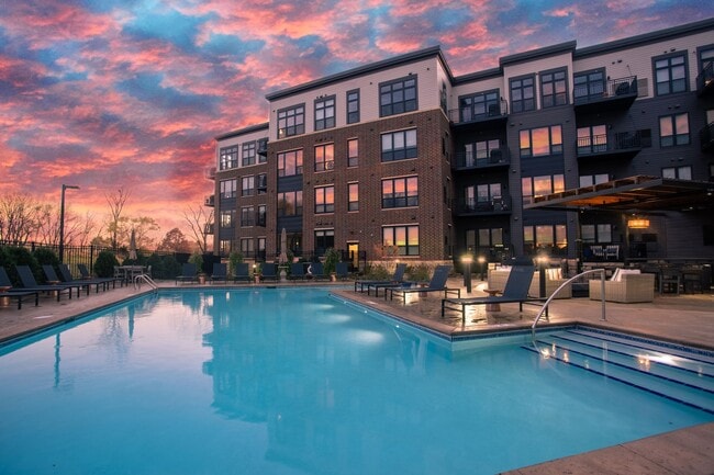 The Reserve at Mendota Village - Phase II in Mendota Heights, MN - Foto de edificio - Building Photo