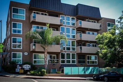 1284 Havenhurst Dr in West Hollywood, CA - Building Photo