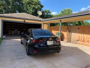 315 Muirwood Ln in Sugar Land, TX - Foto de edificio - Building Photo