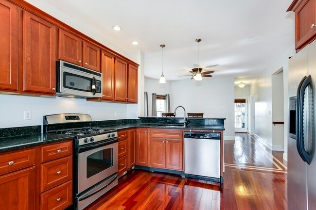 77 Adams St in Medford, MA - Building Photo - Building Photo