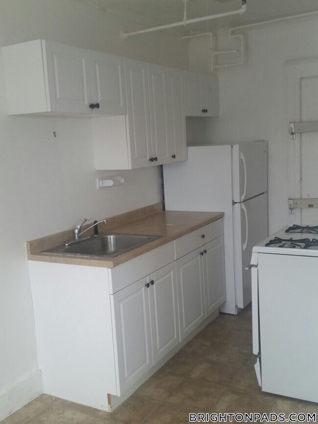 1615 Commonwealth Ave in Boston, MA - Building Photo - Building Photo