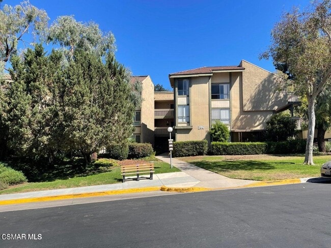 property at 286 Oak Leaf Dr