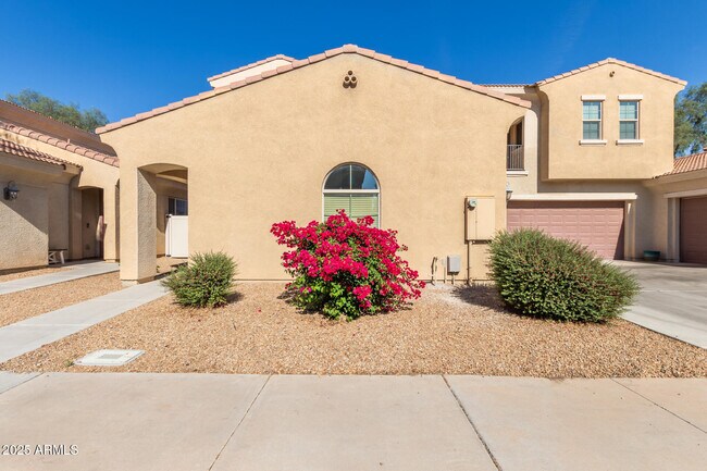 1367 S Country Club Dr in Mesa, AZ - Building Photo - Building Photo