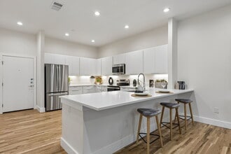 The Guest House on Greenville in Dallas, TX - Building Photo - Building Photo