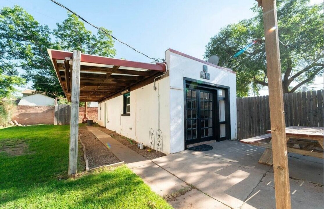 3017 28th St in Lubbock, TX - Building Photo