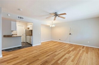 1226 Little Bay Ave, Unit 5 in Norfolk, VA - Building Photo - Building Photo