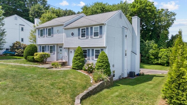 26 Linden St in Glastonbury, CT - Building Photo - Building Photo