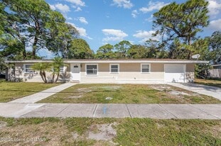 1044 Holmes St in Cocoa, FL - Building Photo