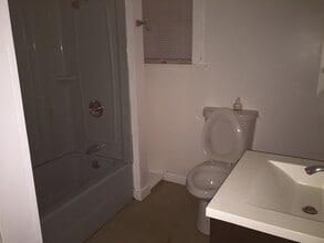 12 Wall St in Claremont, NH - Building Photo - Building Photo