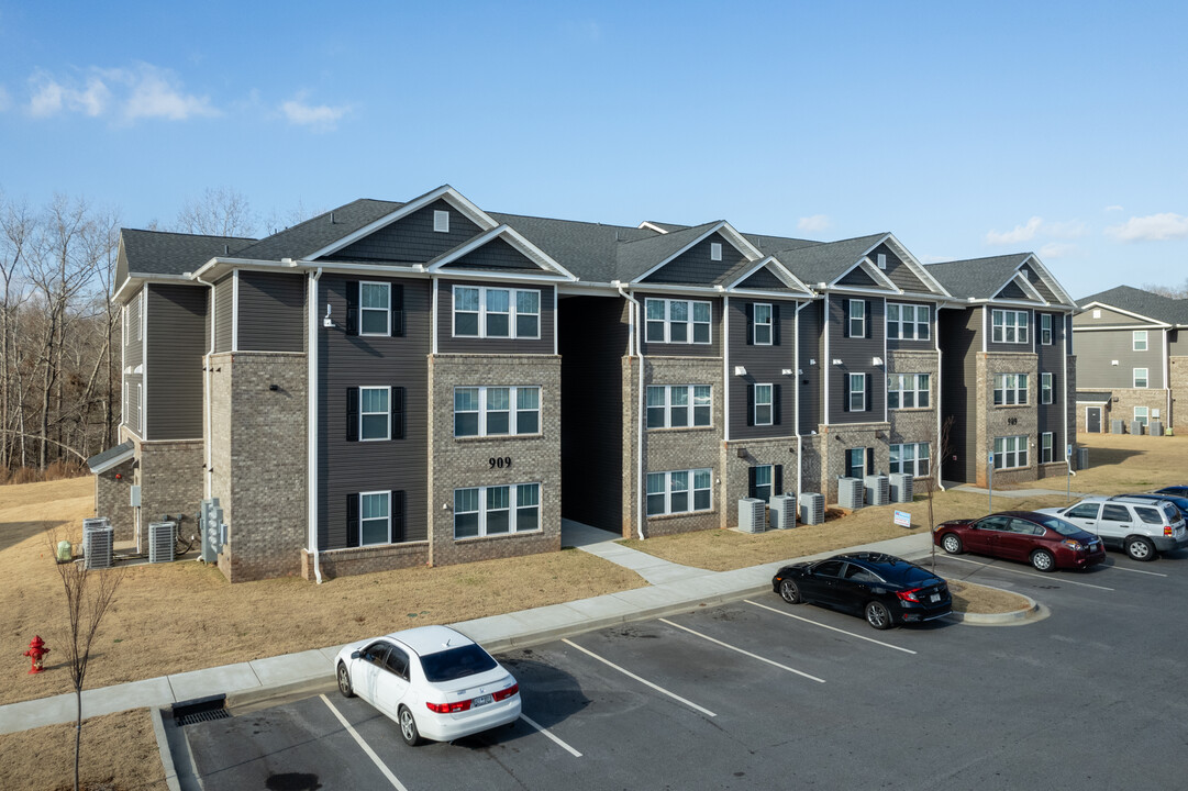 Lawson’s Ridge in Spartanburg, SC - Building Photo