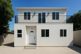 7344 Topeka Dr in Reseda, CA - Building Photo