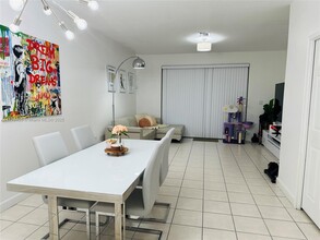 5580 NW 107th Ave in Doral, FL - Building Photo - Building Photo