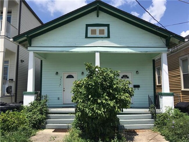 property at 2516 Valence St