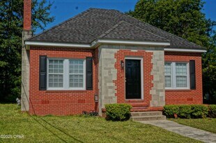 2935 Russ St in Marianna, FL - Building Photo