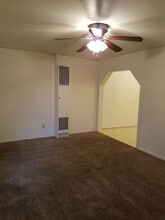 593 14th St in Springfield, OR - Building Photo - Building Photo