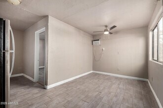 2135 W Hadley St in Phoenix, AZ - Building Photo - Building Photo