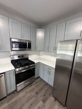 2327 N Hamlin Ave, Unit 2 in Chicago, IL - Building Photo - Building Photo