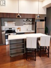 310 King St E in Oshawa, ON - Building Photo - Building Photo