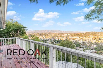 476 1/2 Crane Blvd in Los Angeles, CA - Building Photo - Building Photo