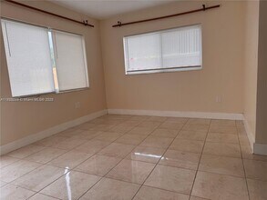 13455 Arch Creek Rd in North Miami, FL - Foto de edificio - Building Photo