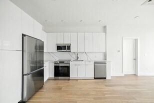 38 Hichborn St in Boston, MA - Building Photo