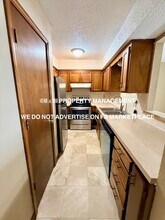 1424 E Mart-Way Cir in Olathe, KS - Building Photo - Building Photo