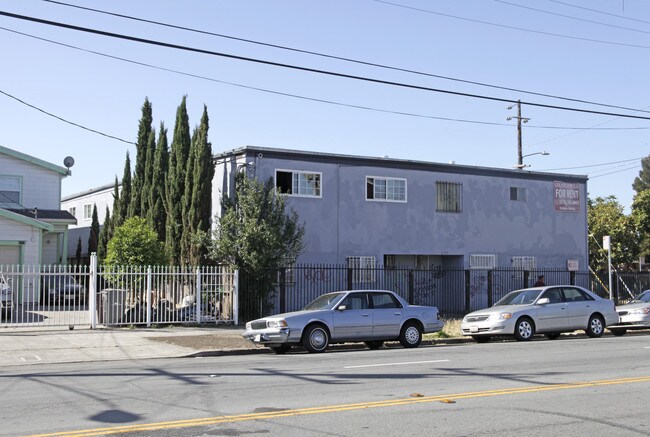 Sunnyside Apartments in Oakland, CA - Building Photo - Building Photo