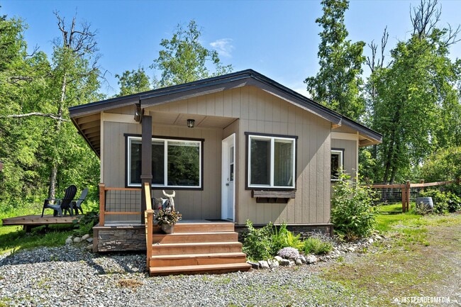 4005 Patrick Cir in Wasilla, AK - Building Photo - Building Photo