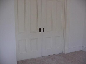 4234 S View Point Ter in Portland, OR - Building Photo - Building Photo