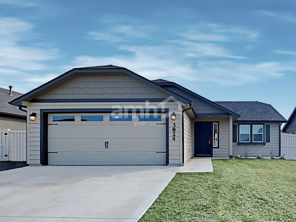 3824 Bobwhite St in Caldwell, ID - Building Photo