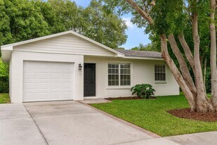 180 2nd St SW in Largo, FL - Building Photo