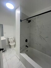 8 Davis Ave in East Orange, NJ - Foto de edificio - Building Photo