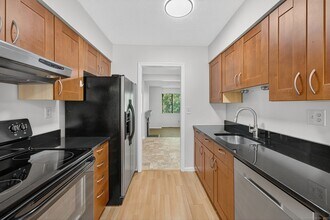 128 Conestoga Way in Glastonbury, CT - Foto de edificio - Building Photo