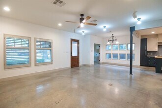 610 W Live Oak St in Austin, TX - Building Photo - Building Photo