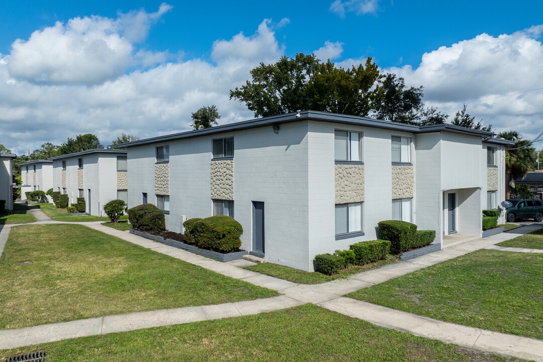 Three Fountains in Jacksonville, FL - Building Photo